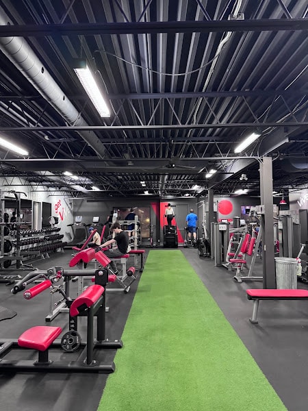 Dupont Vive Fitness 24/7 Toronto 24hr gym