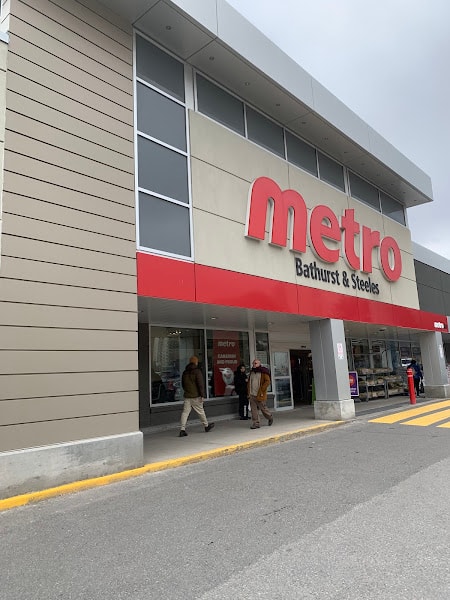 Metro • Bathurst & Steeles