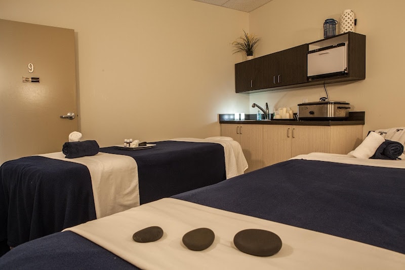 Hand & Stone Massage and Facial Spa - Bayview Village